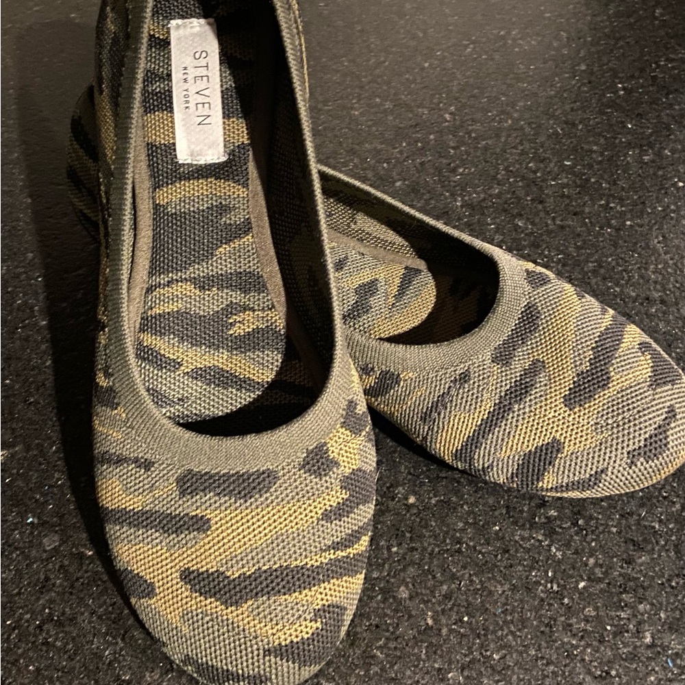 STEVEN NEW YORK by Steve Madden Camouflage Flats